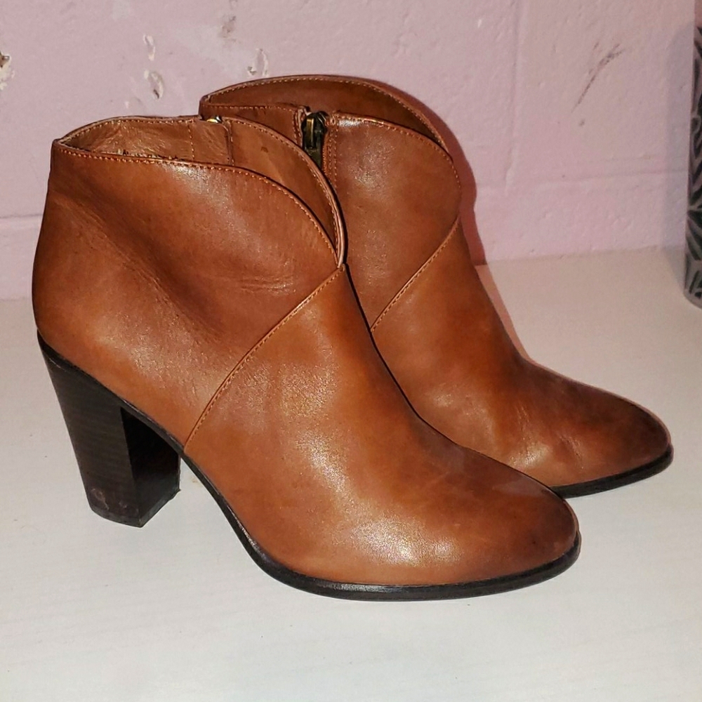 Size 7 womans shoes